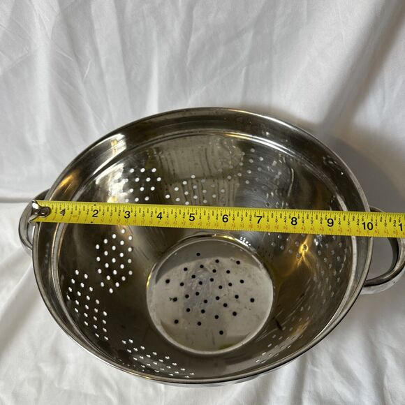 STAINLESS STEEL 18/10 - HEAVY DUTY - 5 Qt. 10" COLANDER WITH HANDLES & BASE‎ - Picture 7 of 12